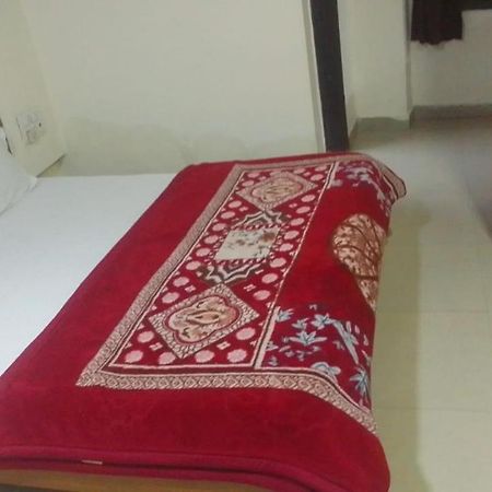 Hotel Noble Inn New Delhi Bagian luar foto
